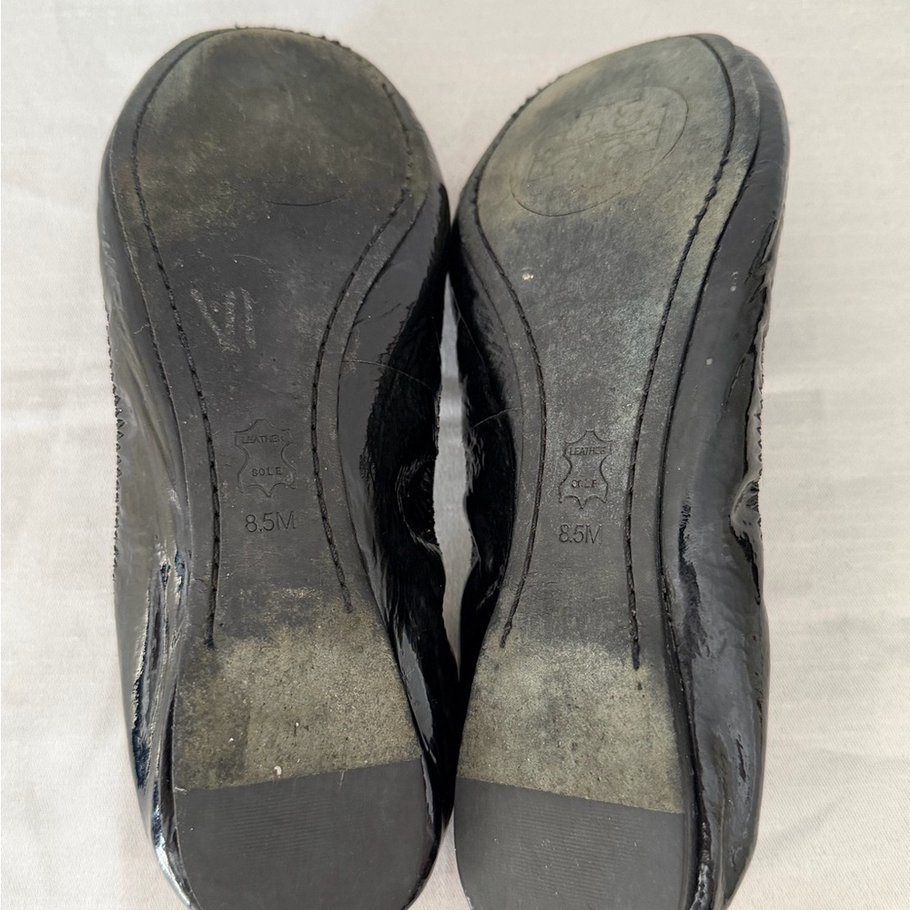 Tory Burch Size 8.5 Black Caroline Patent Leather Workwear Flats - Picture 8 of 9